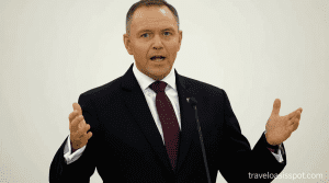 Polish president Nawrocki vetoes law unlocking €44bn in EU defence loans