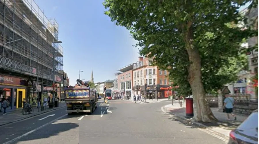 ealing-broadway-station-proper