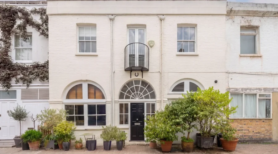 Dexters-QueensGateMews_Exterior