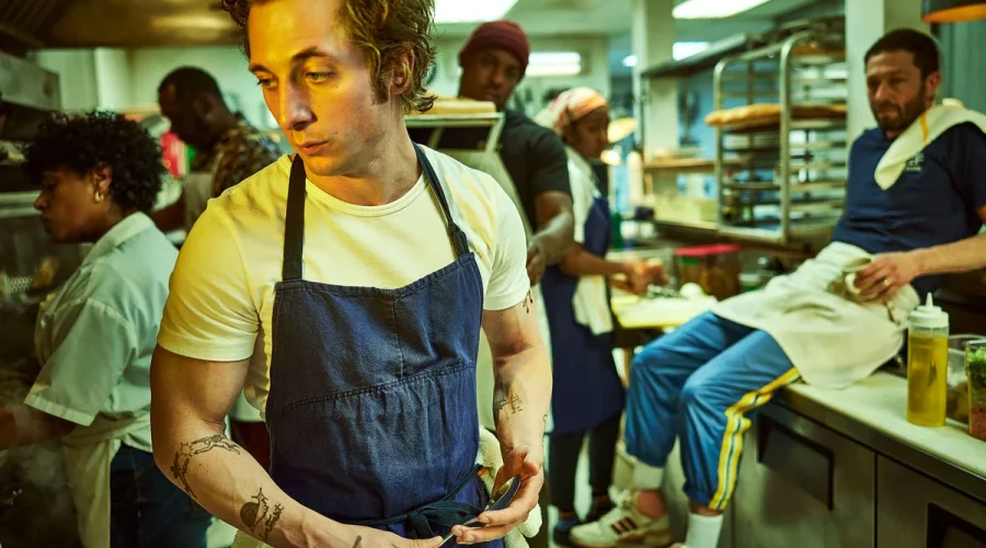 Jeremy-Allen-White-in-The-Bear