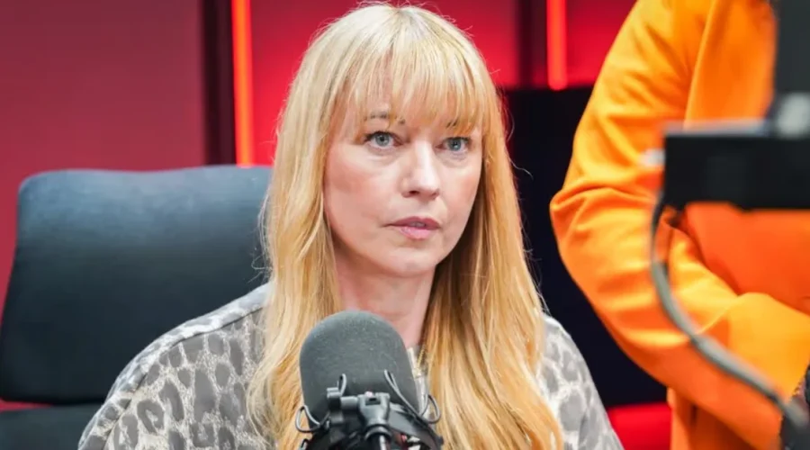 Sara-Cox-on-BBC-Radio-2