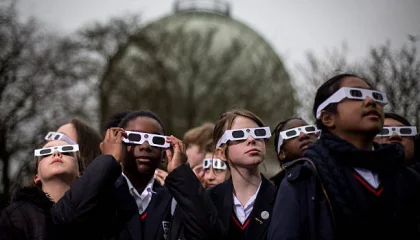 Students-from-Saint-Ursulas-Covent-Secondary-School-in-Greenwich-pose-for-a-photograph-wearing-prote