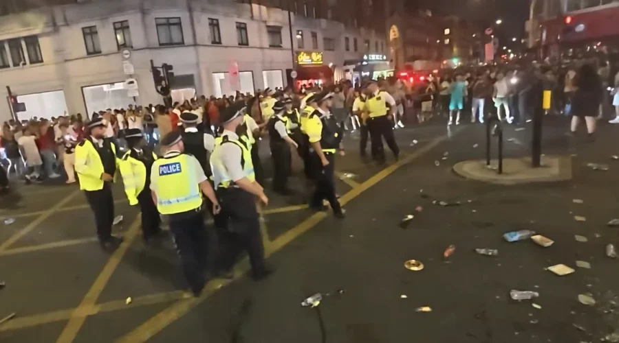 police-and-fans-2