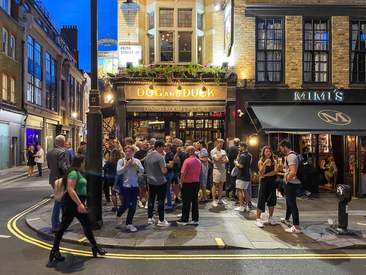 People-drinking-outside-soho